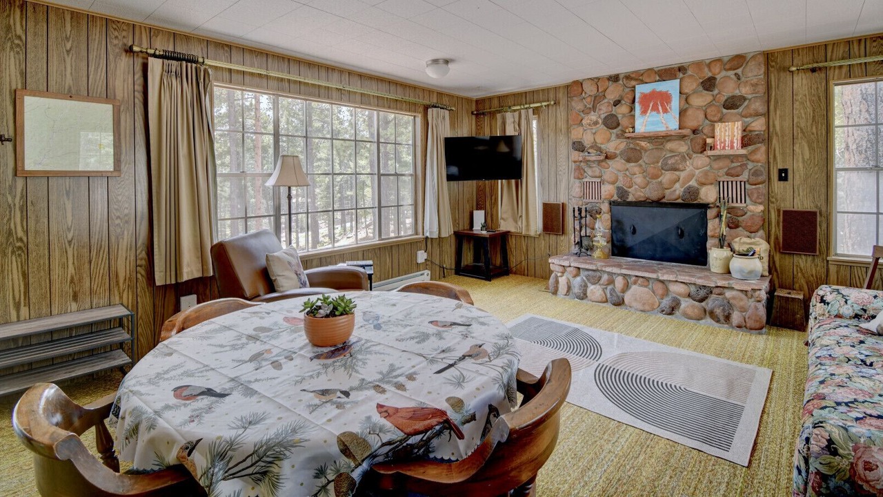 Photo of Bedroom in Jemez Springs