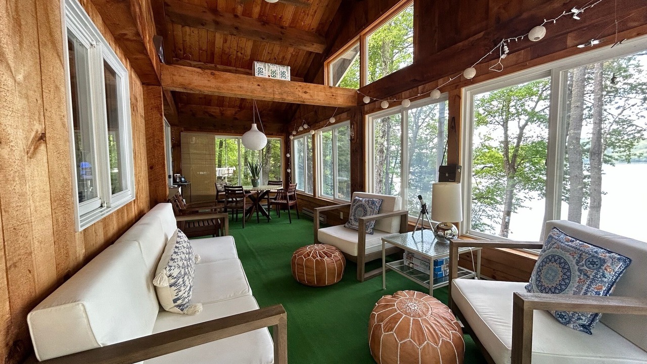 Photo of Livingroom in Meredith