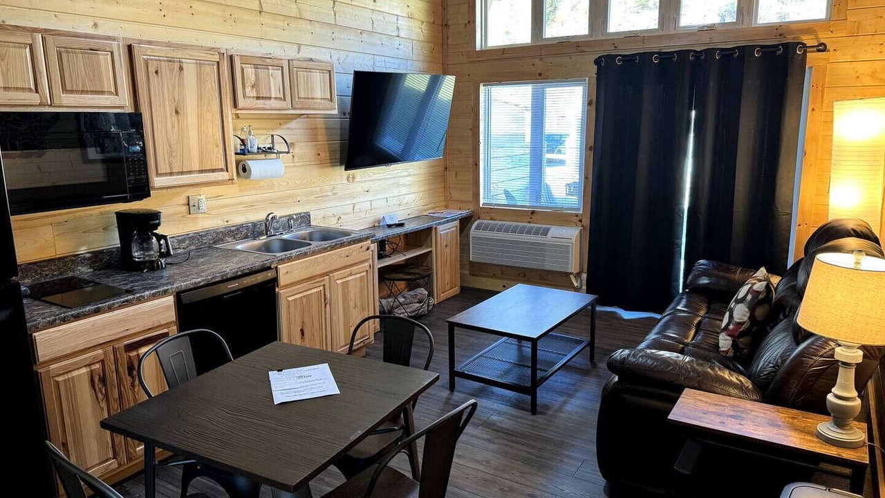 Photo of Livingroom in Bramwell