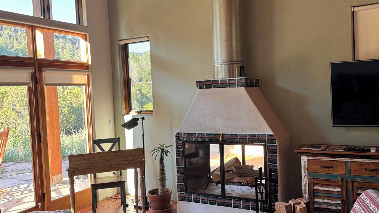 Photo of Livingroom in Canoncito
