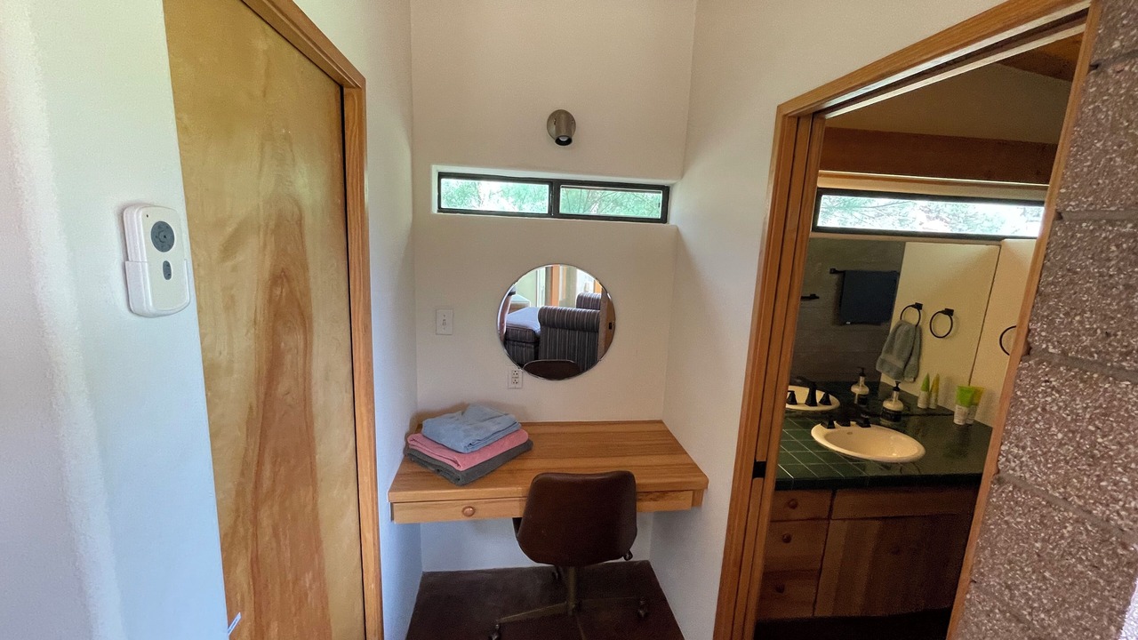 Photo of Bathroom in Canoncito