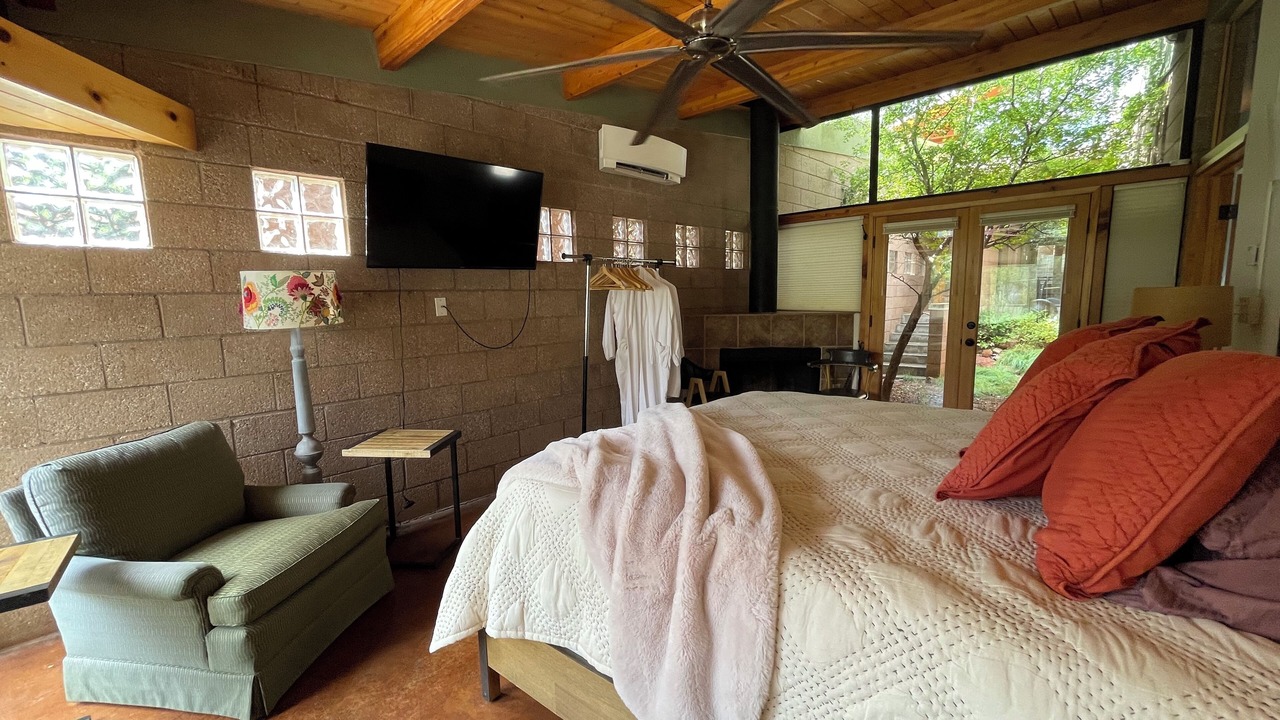 Photo of Bedroom in Canoncito