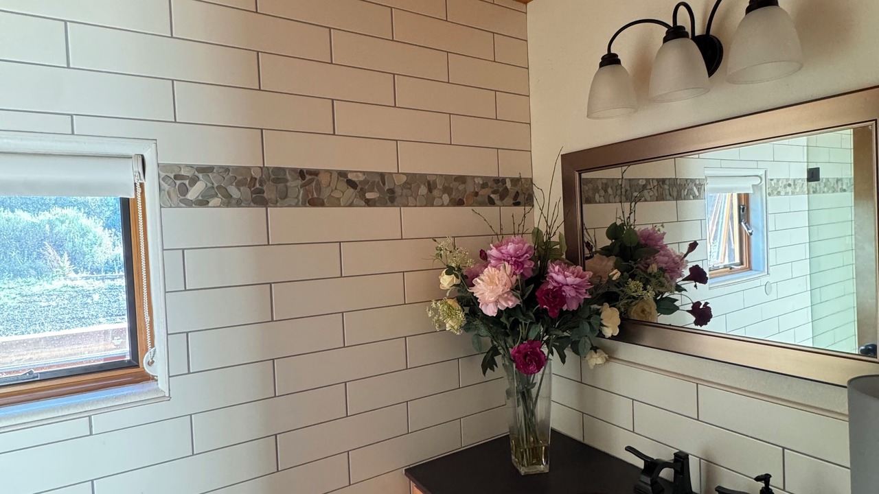 Photo of Bathroom in Canoncito