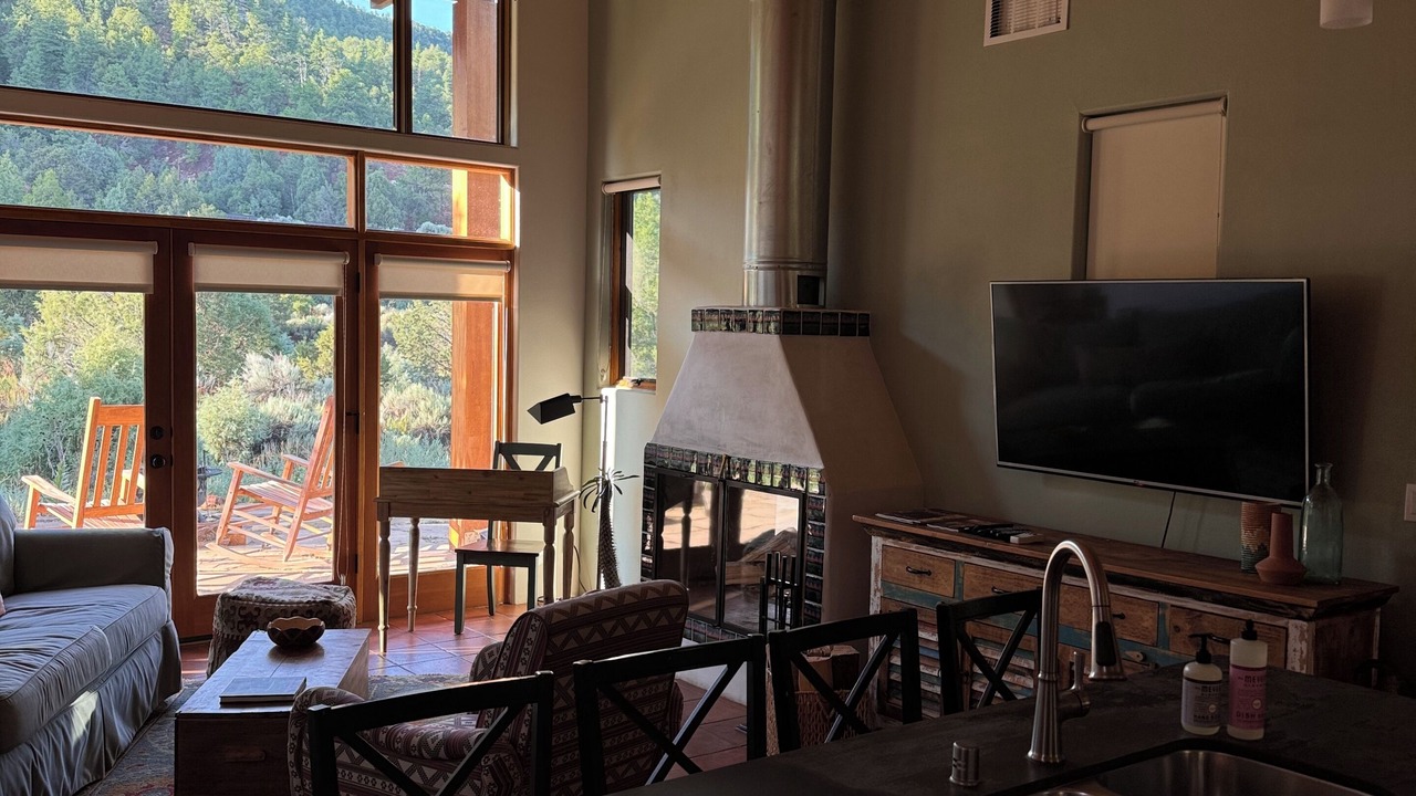 Photo of Livingroom in Canoncito