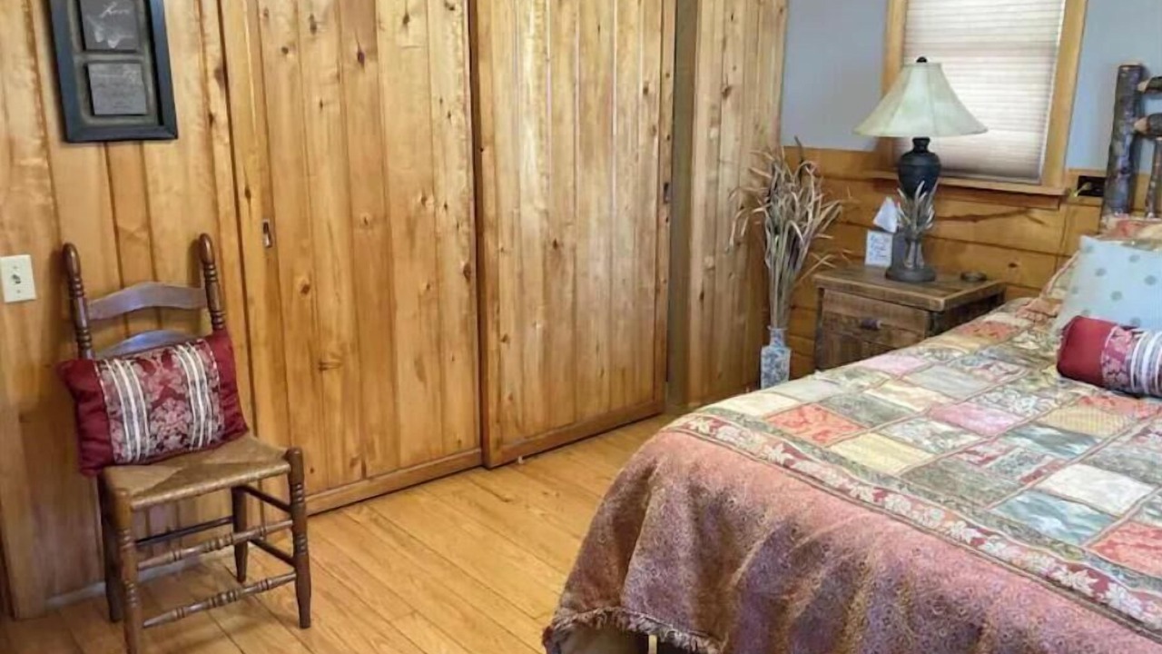 Photo of Bedroom in Springbrook