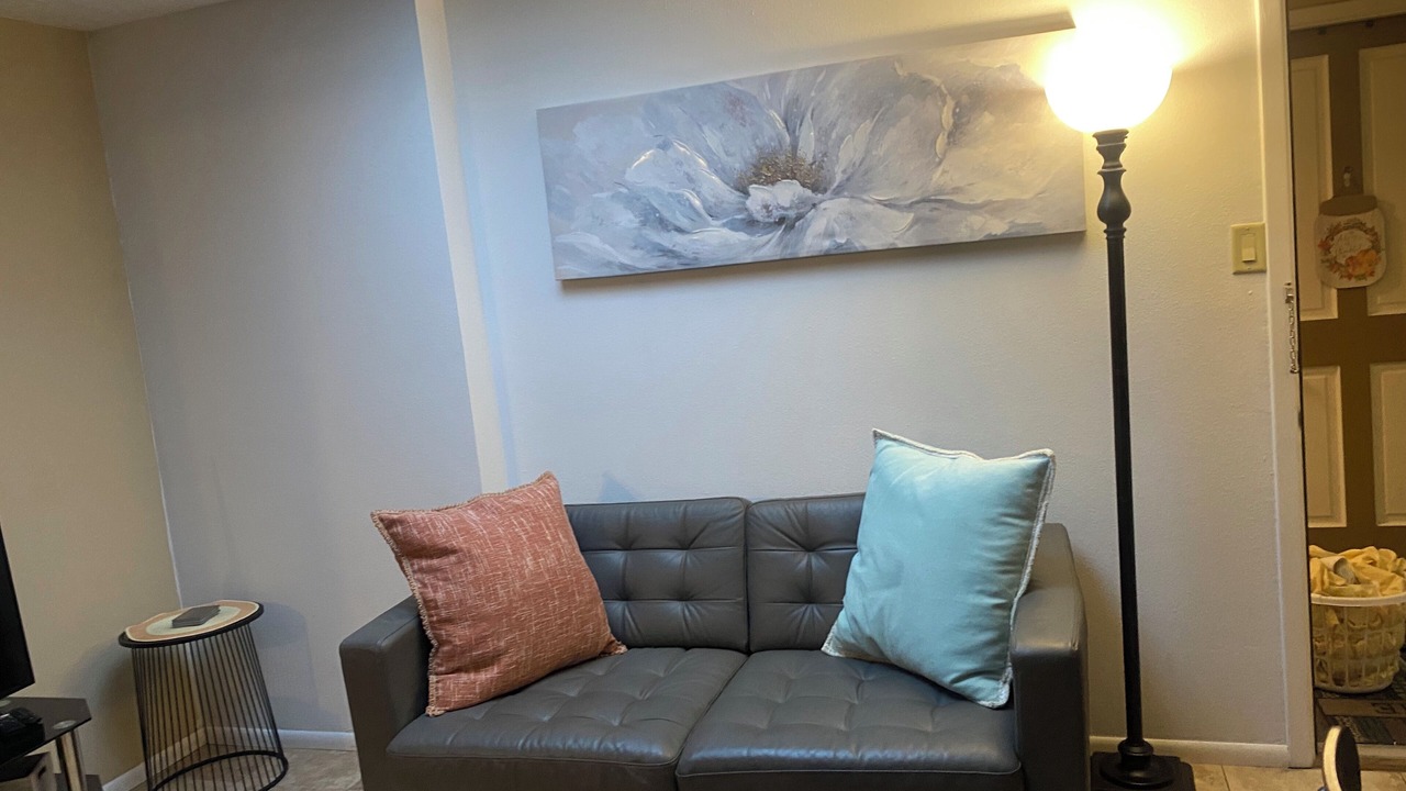 Photo of Livingroom in Highland Business