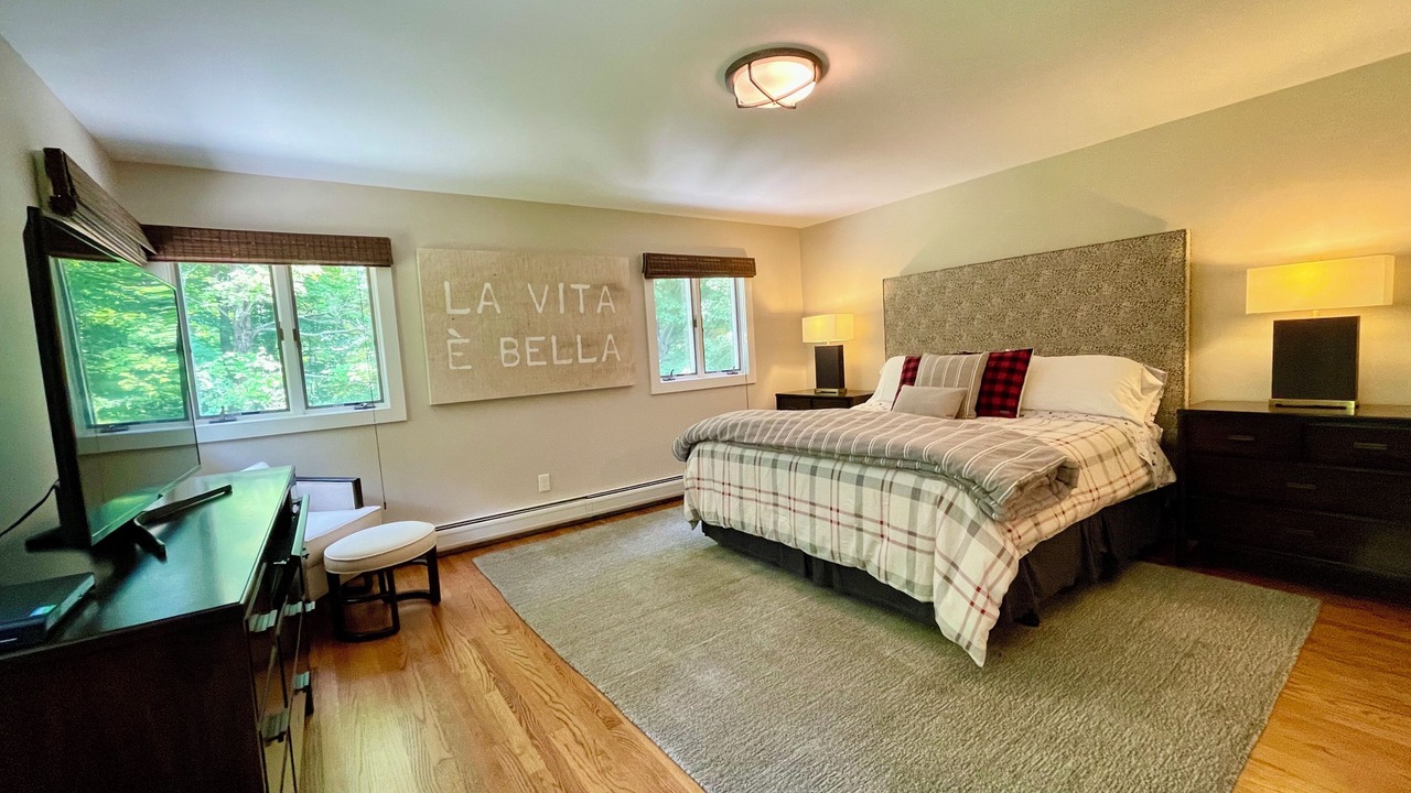Photo of Bedroom in Warren
