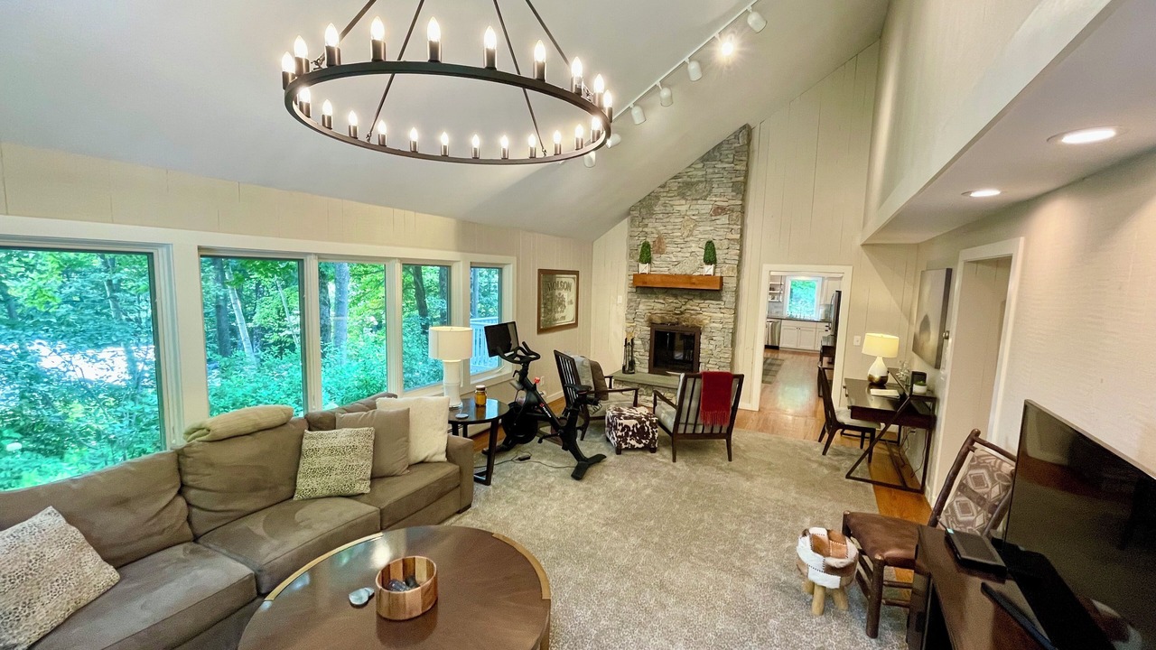 Photo of Livingroom in Warren