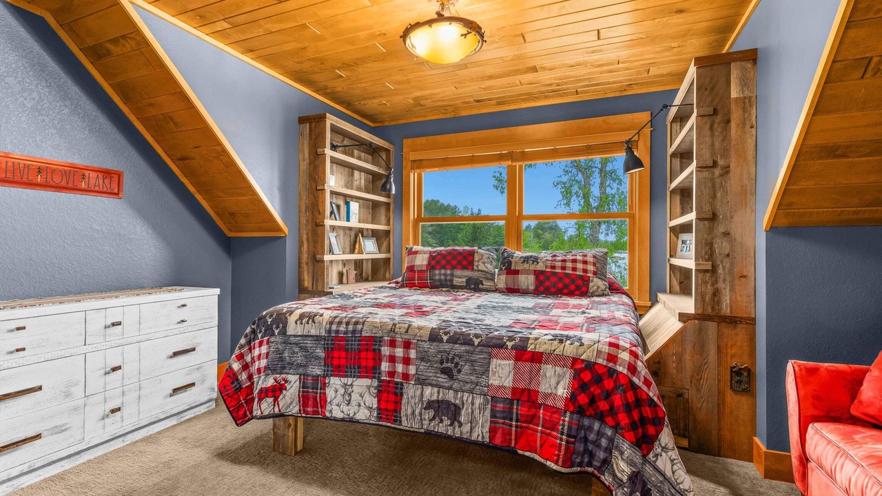 Photo of Bedroom in Crosslake
