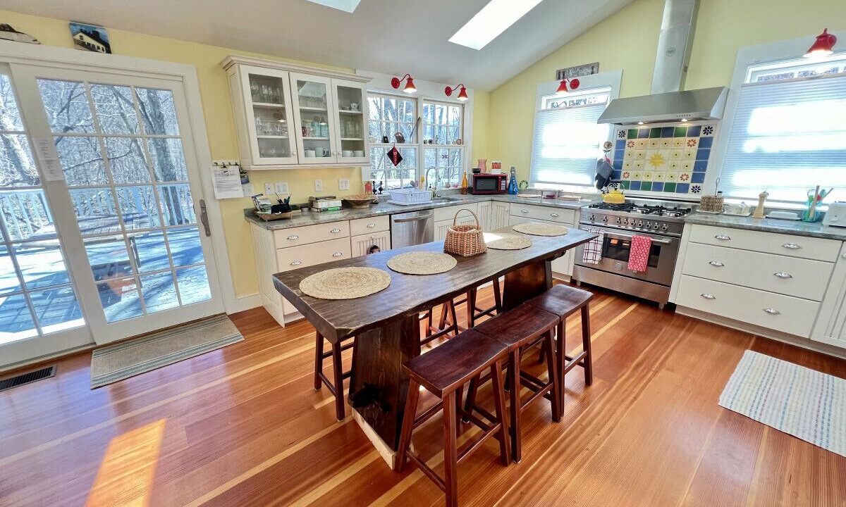 Photo of Kitchen in West Arlington