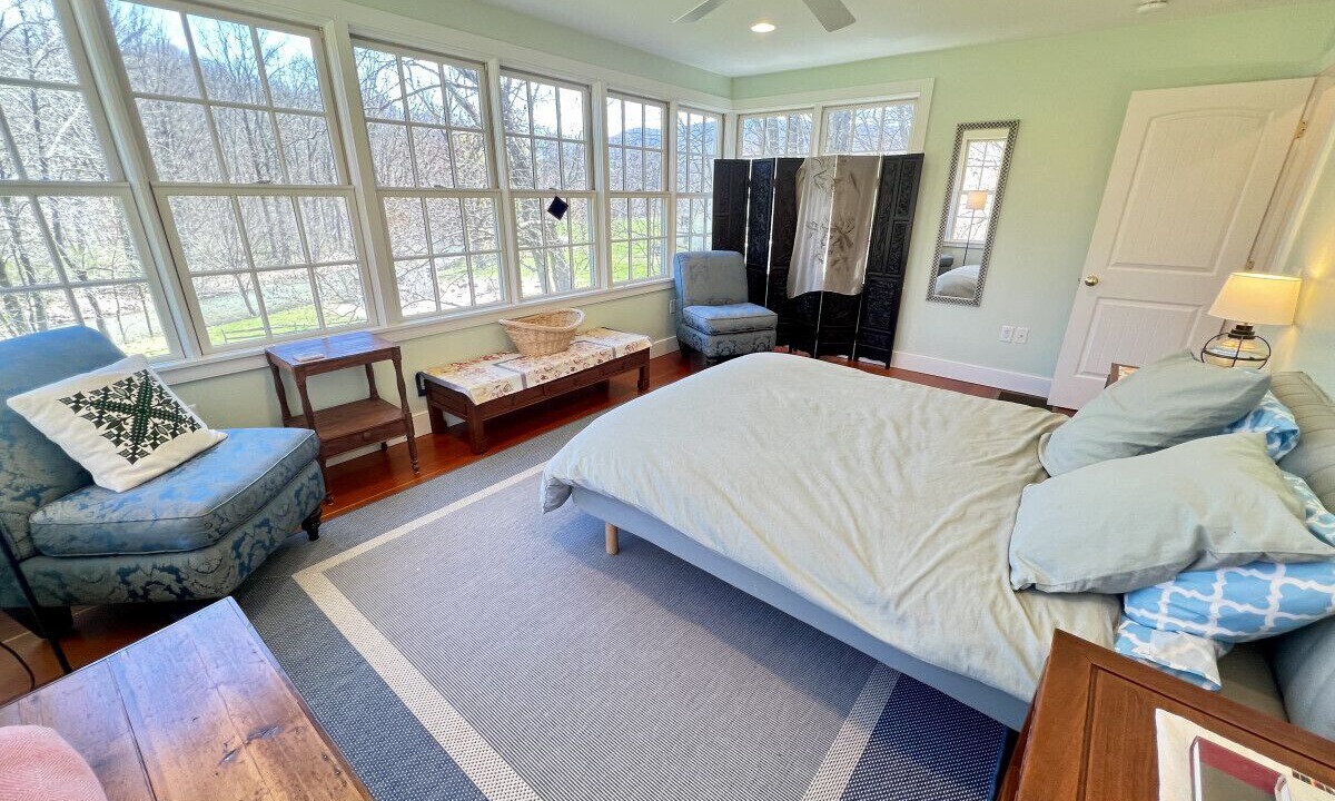 Photo of Bedroom in West Arlington
