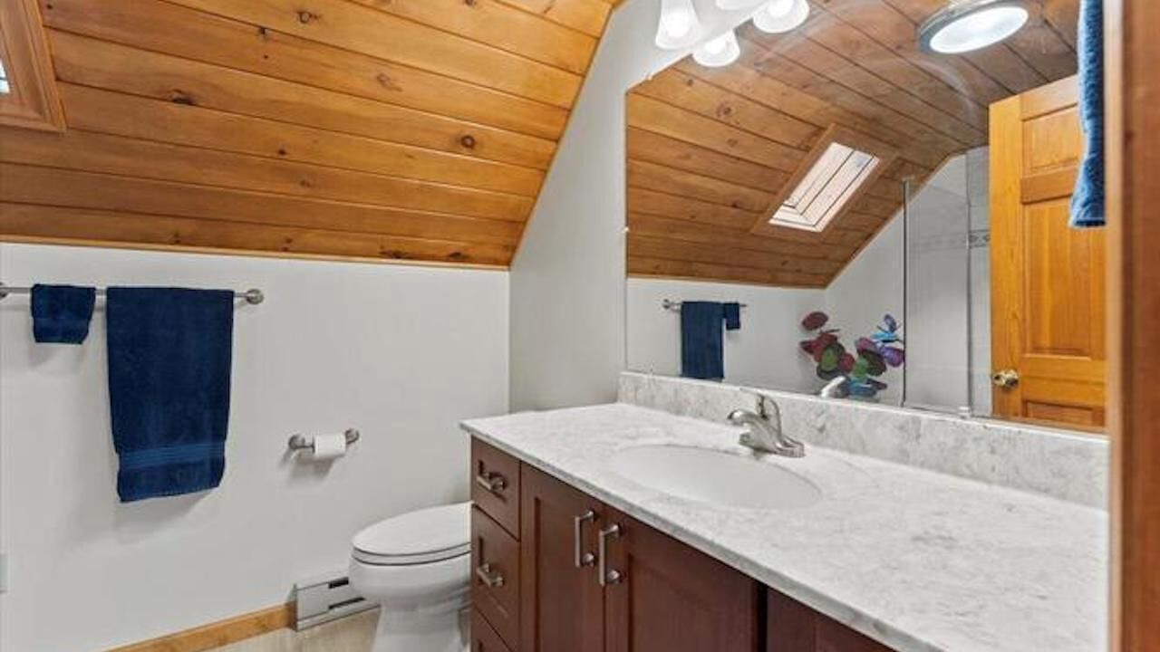 Photo of Bathroom in Paradox
