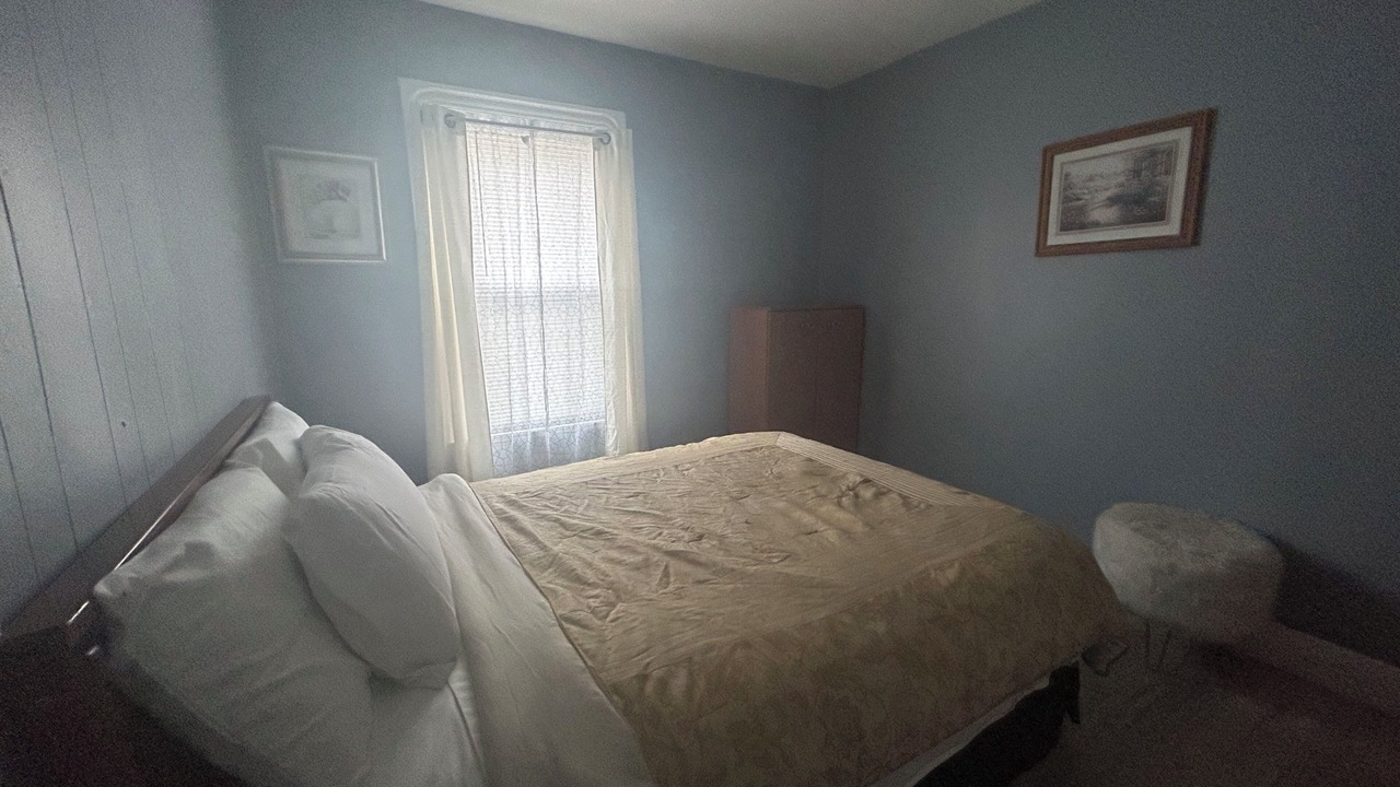 Photo of Bedroom in Indian Orchard