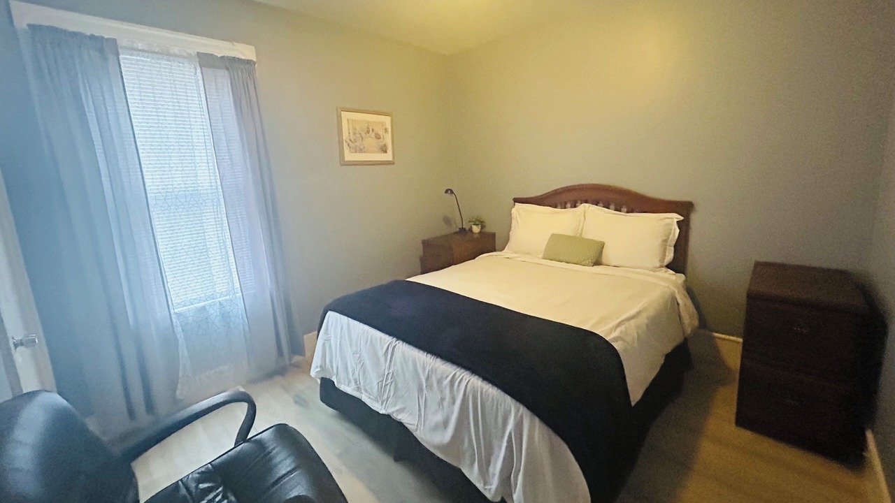 Photo of Bedroom in Indian Orchard