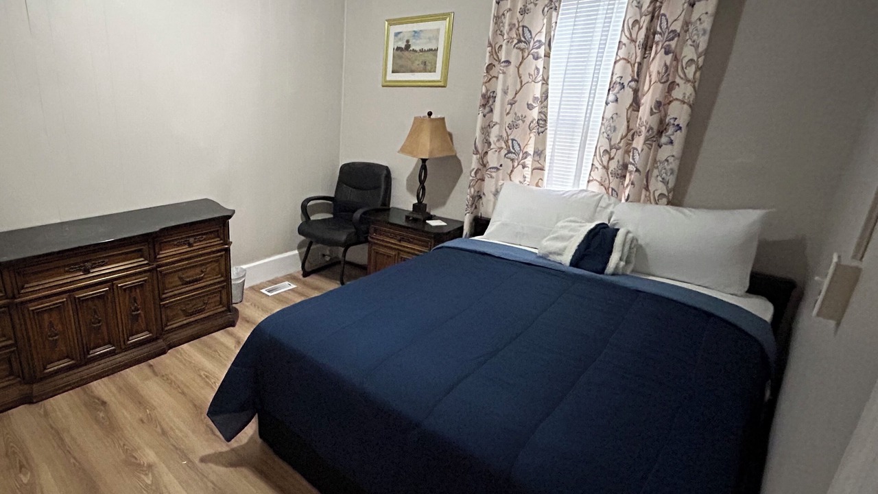Photo of Bedroom in Indian Orchard