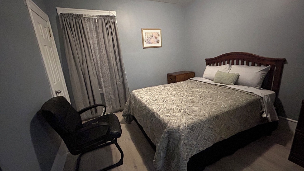 Photo of Bedroom in Indian Orchard