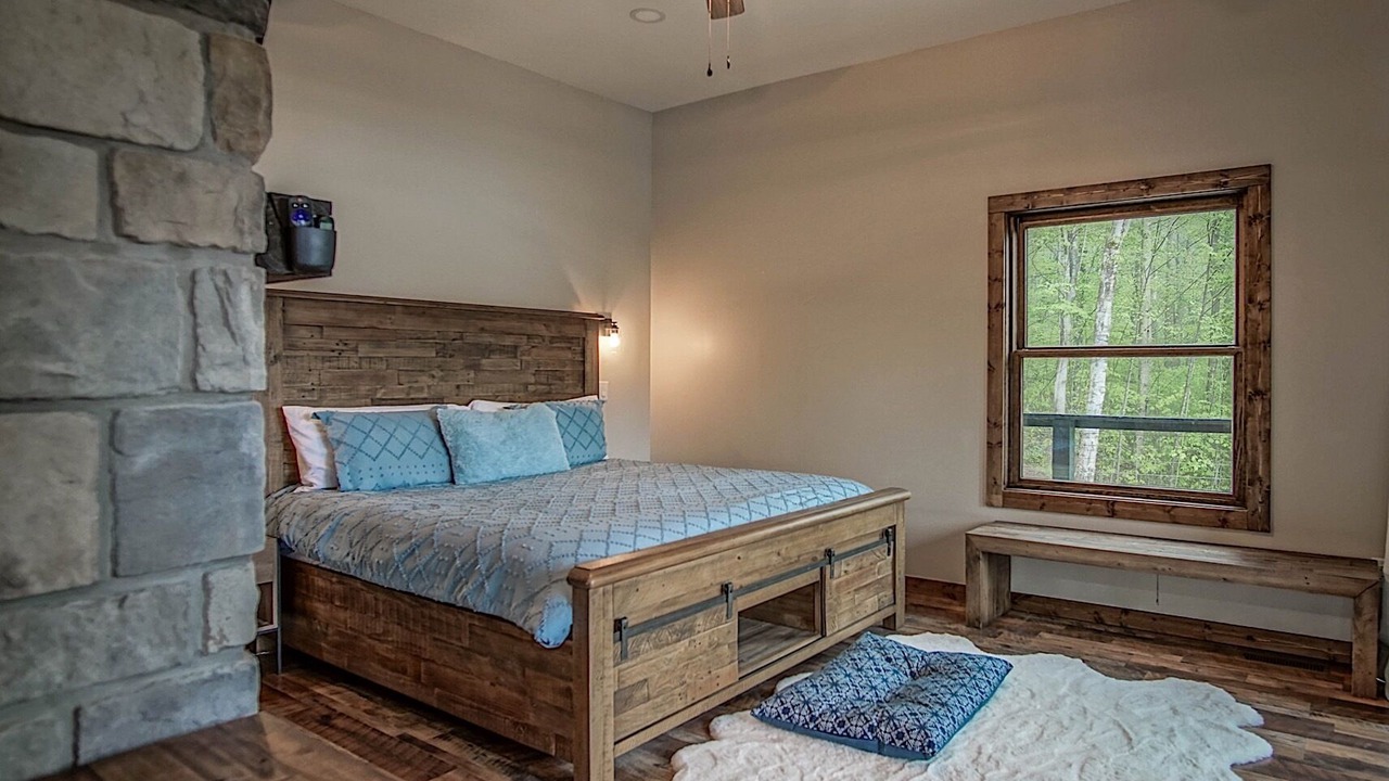 Photo of Bedroom in Slatyfork Farm