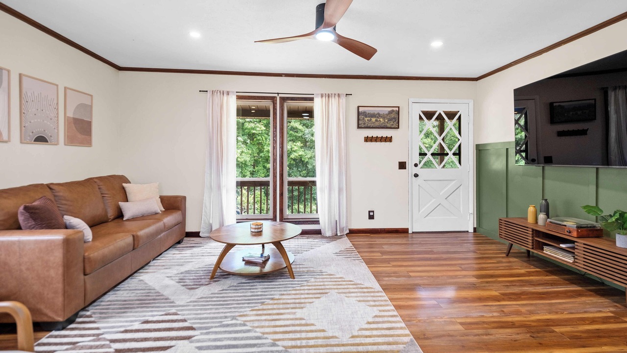Photo of Livingroom in Oak Hill