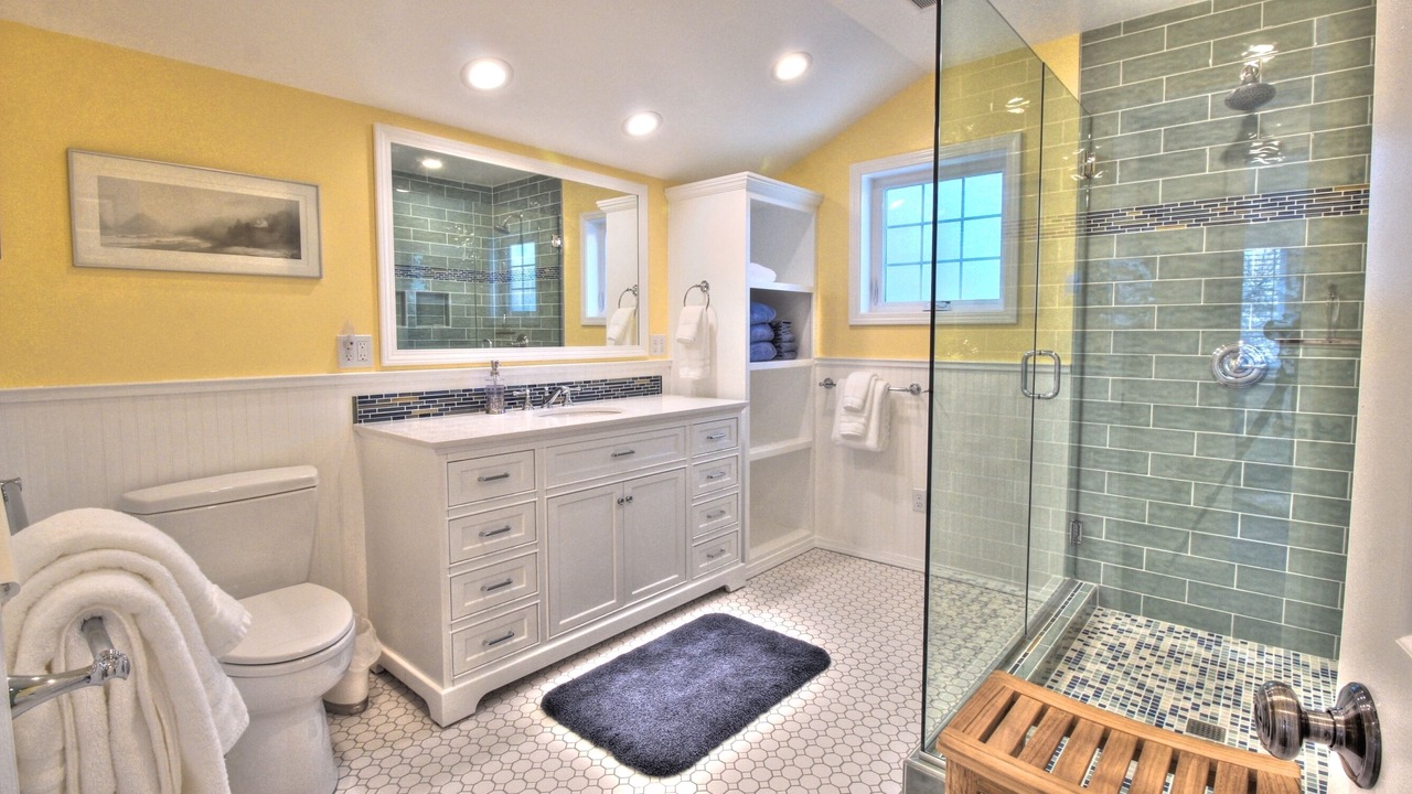 Photo of Bathroom in Downtown Cannon Beach