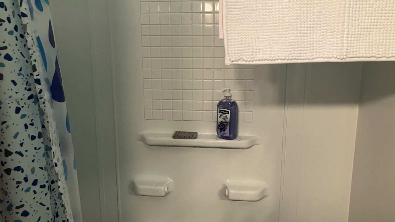 Photo of Bathroom in Rothschild
