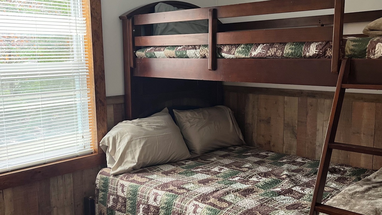Photo of Bedroom in Arietta