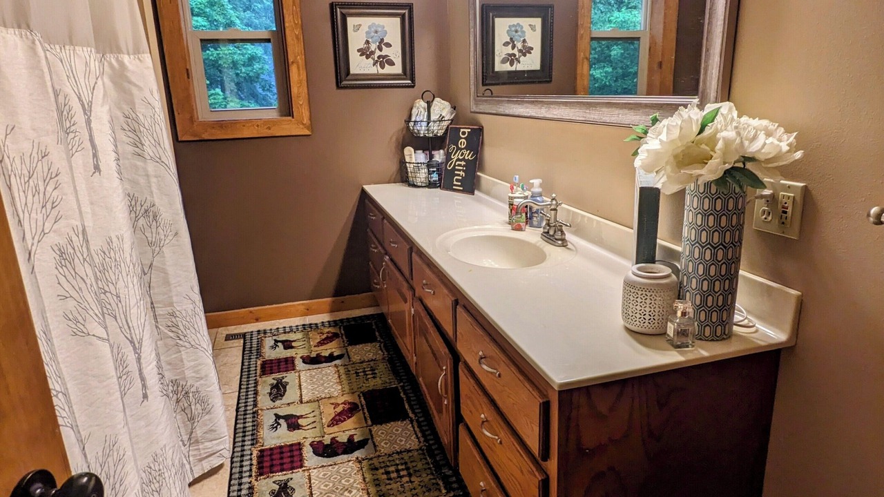Photo of Bathroom in Hannibal