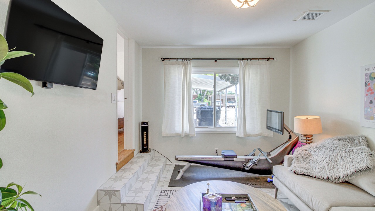 Photo of Livingroom in Nob Hill