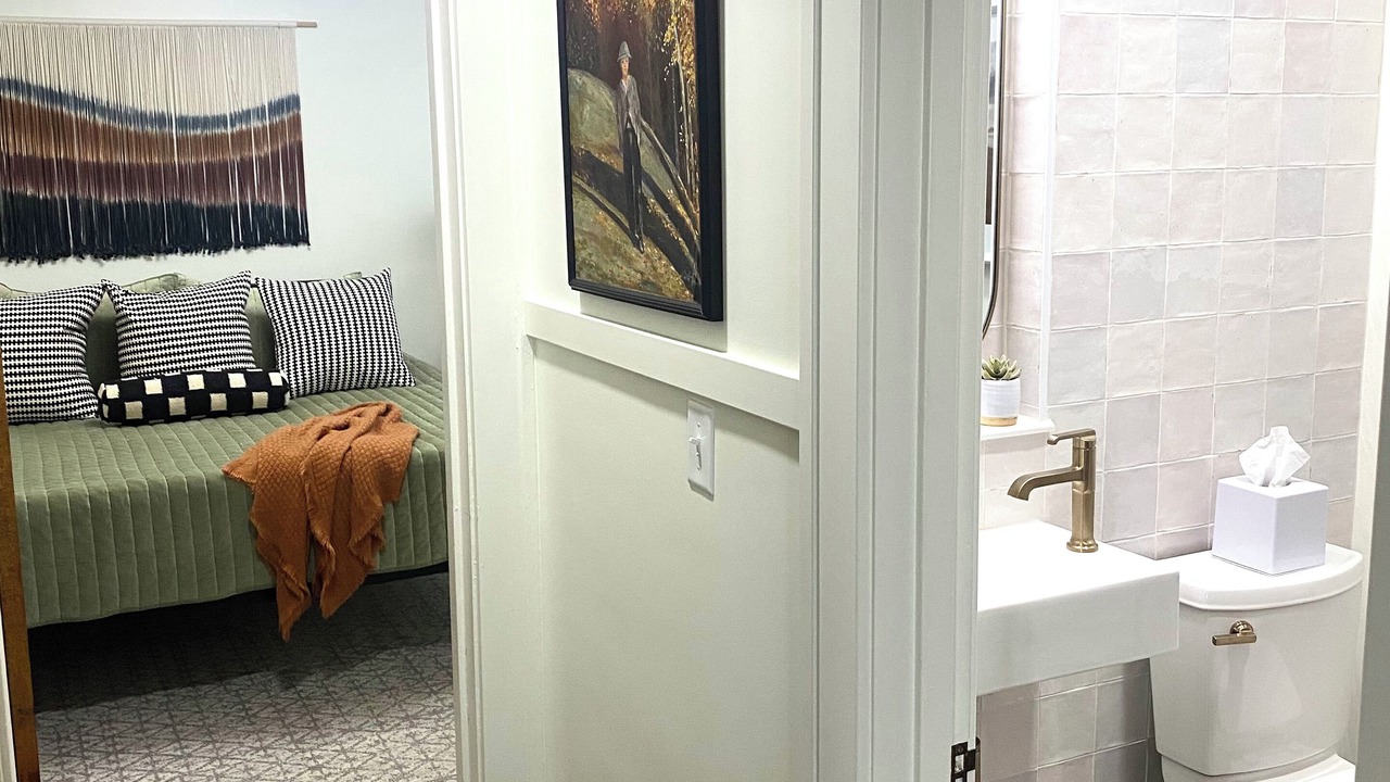 Photo of Bathroom in Westside Connection