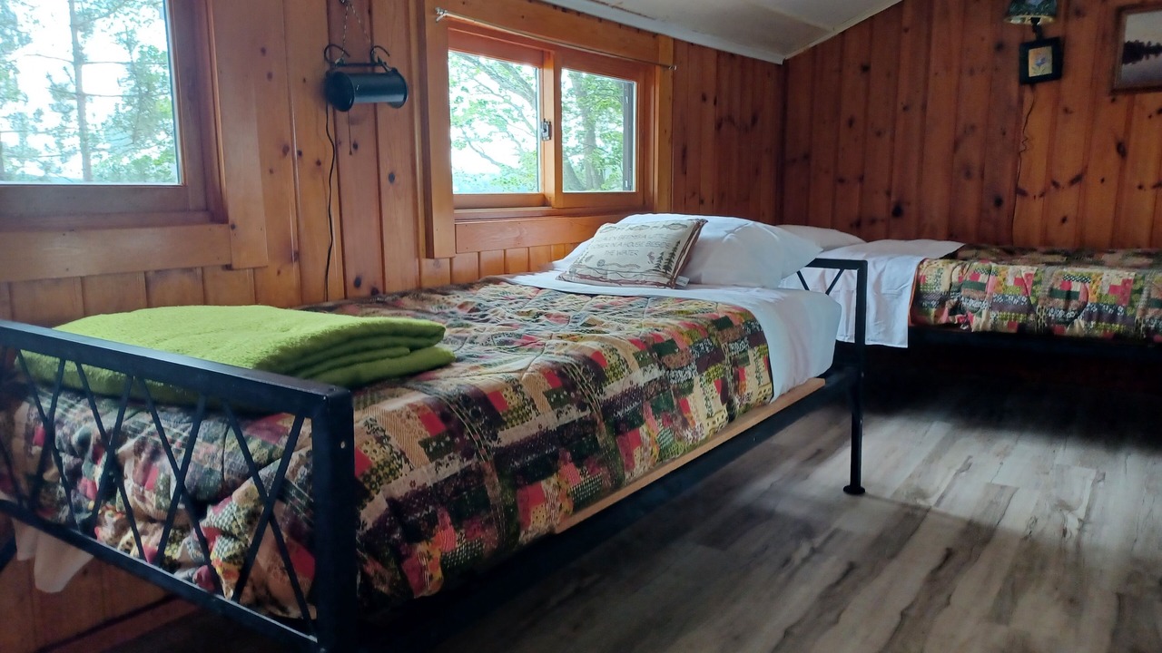 Photo of Bedroom in Chief Lake