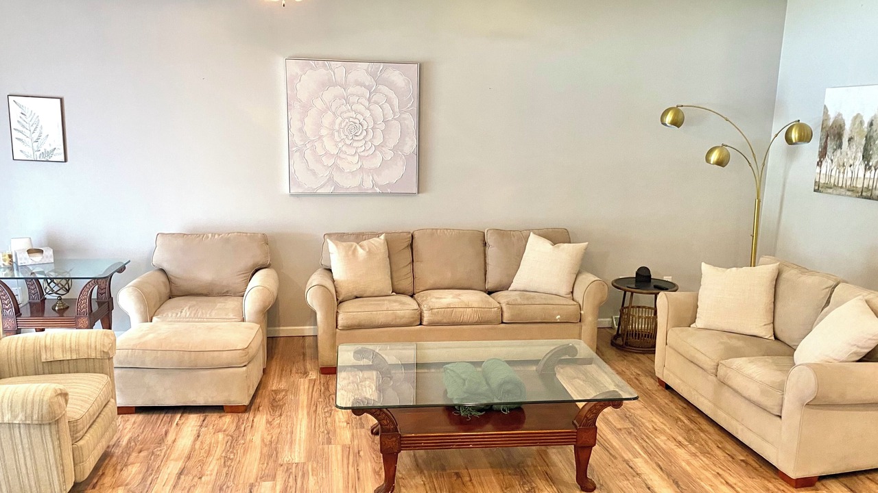Photo of Livingroom in Queensbury