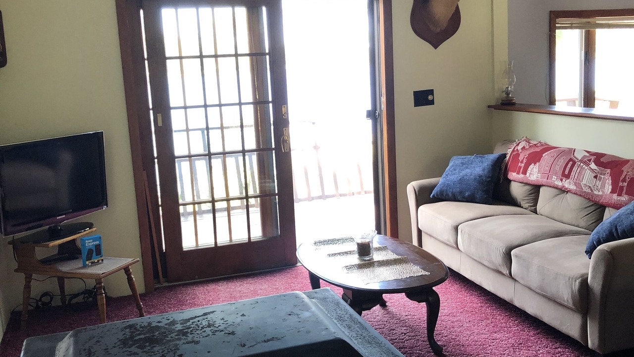 Photo of Livingroom in Russell