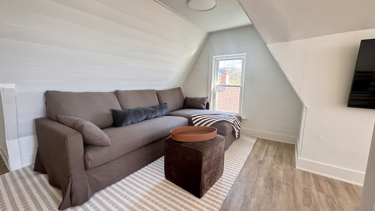 Photo of Livingroom in Midtown