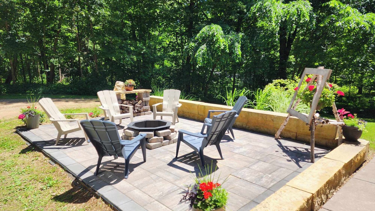 Photo of Patio Balcony in Tainter Lake