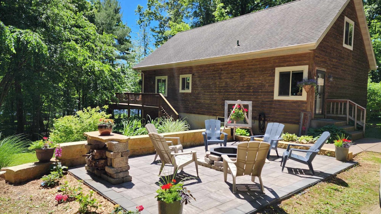 Photo of Patio Balcony in Tainter Lake