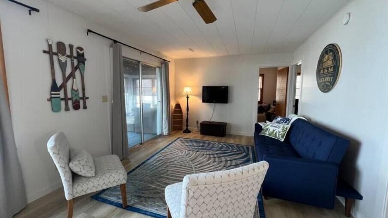 Photo of Livingroom in Detroit Lakes