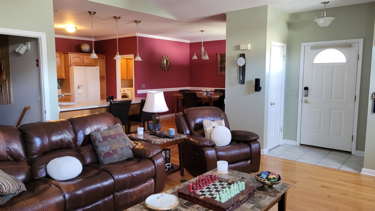 Photo of Livingroom in Saratoga Springs