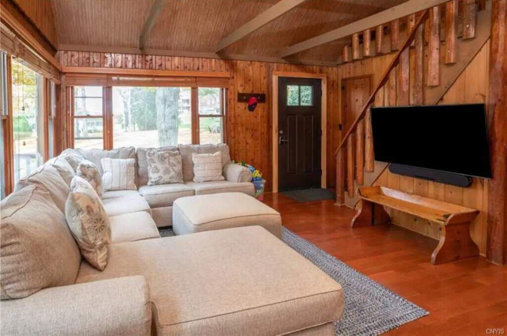 Photo of Livingroom in Skaneateles