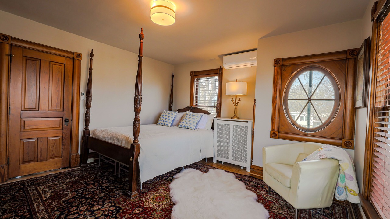 Photo of Bedroom in Lake City