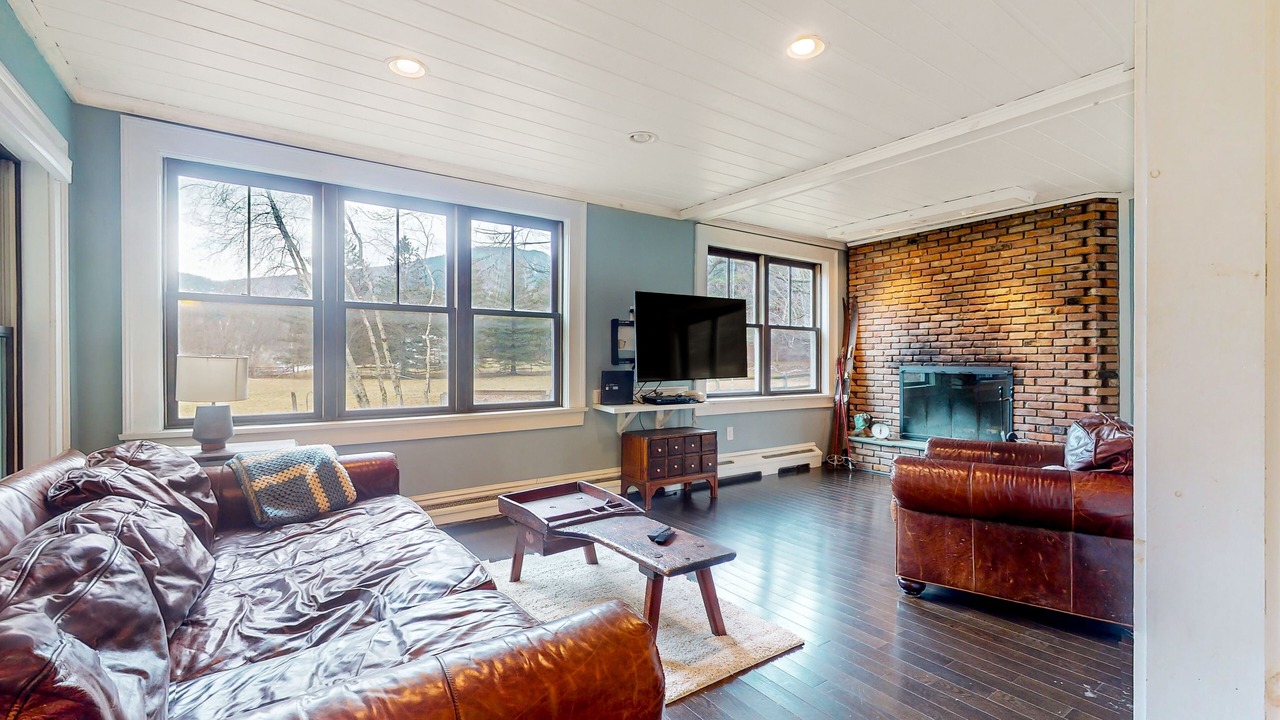 Photo of Livingroom in Wallingford