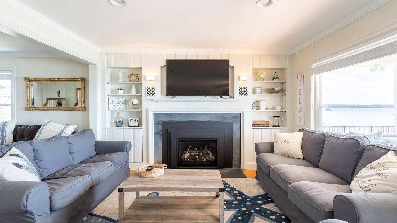 Photo of Livingroom in Niantic
