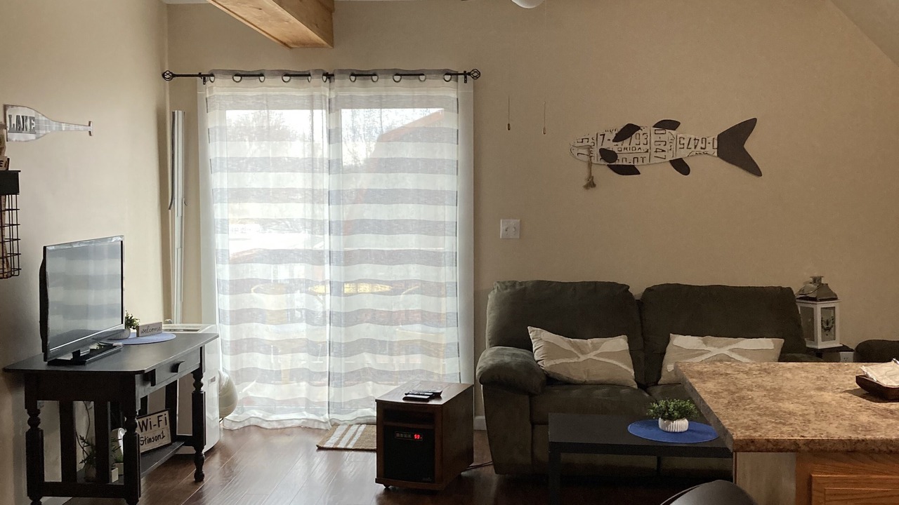 Photo of Livingroom in Brier Hill