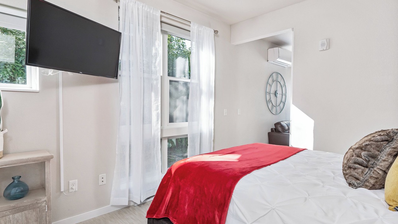 Photo of Bedroom in East Harriet