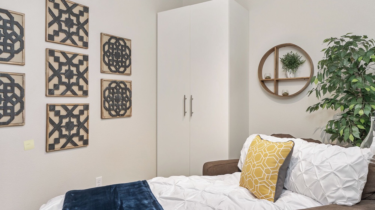 Photo of Bedroom in East Harriet