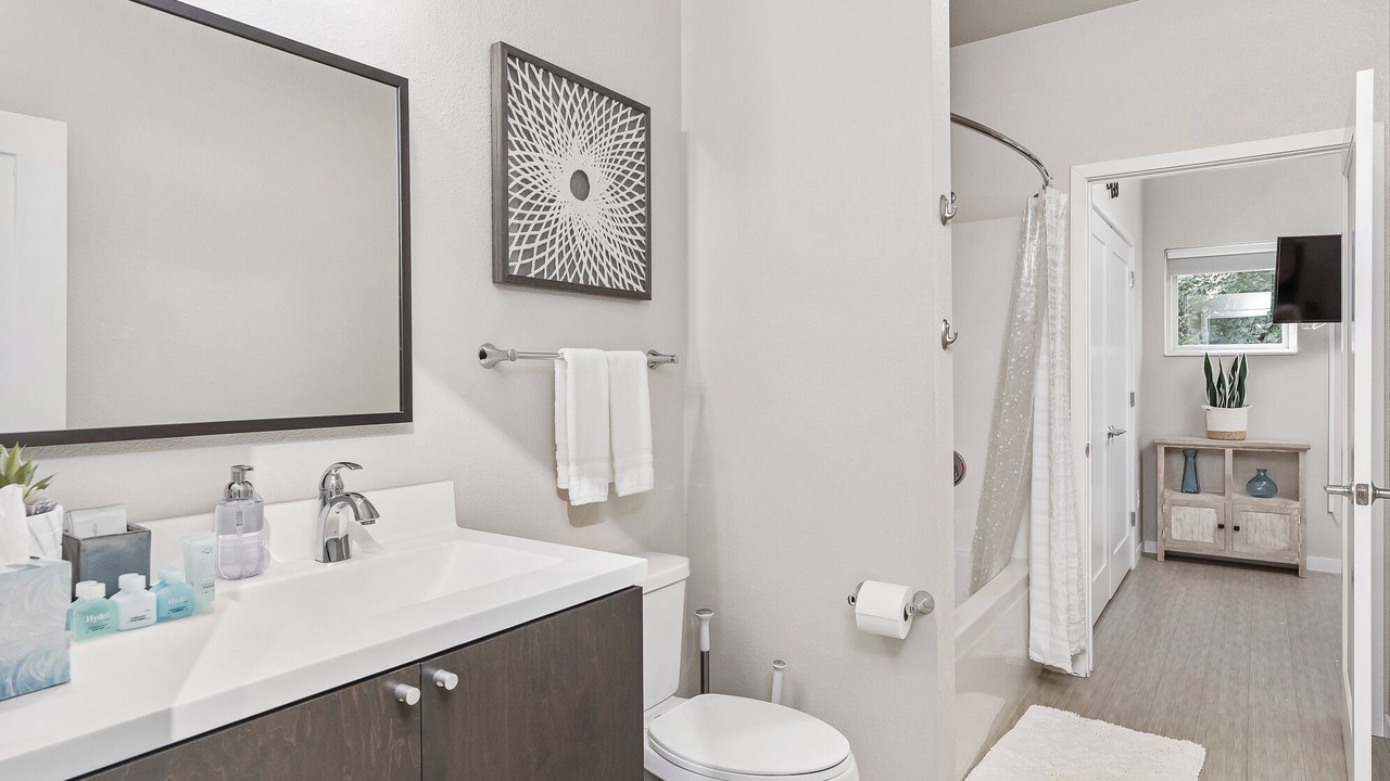 Photo of Bathroom in East Harriet