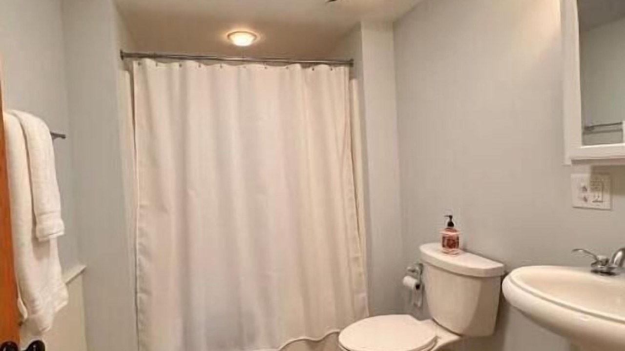 Photo of Bathroom in Canaan