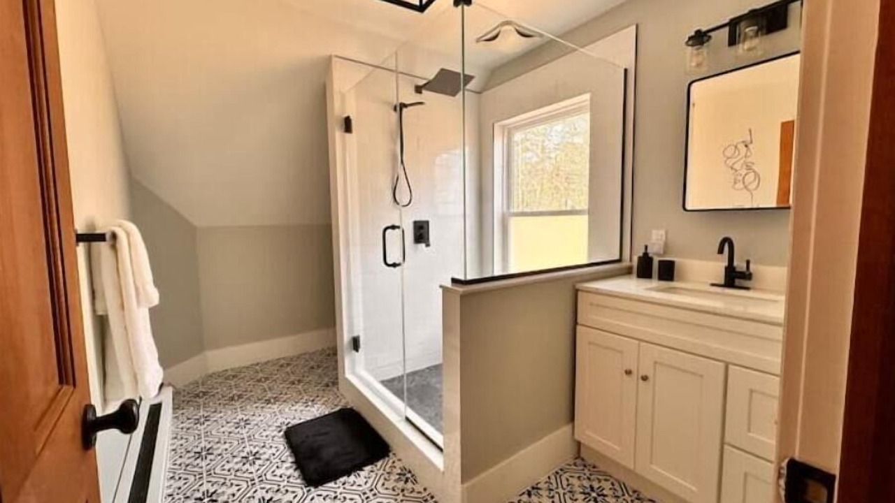 Photo of Bathroom in Canaan