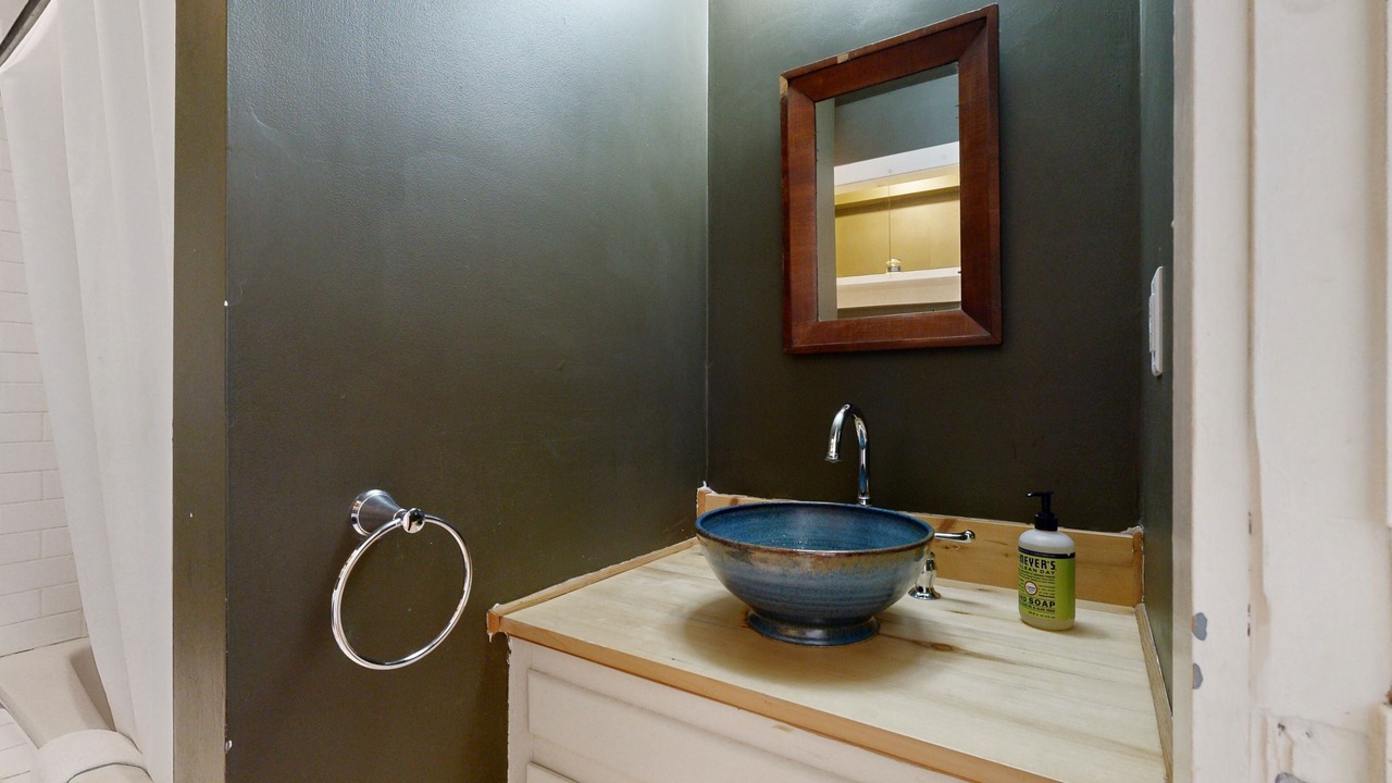 Photo of Bathroom in Barnard