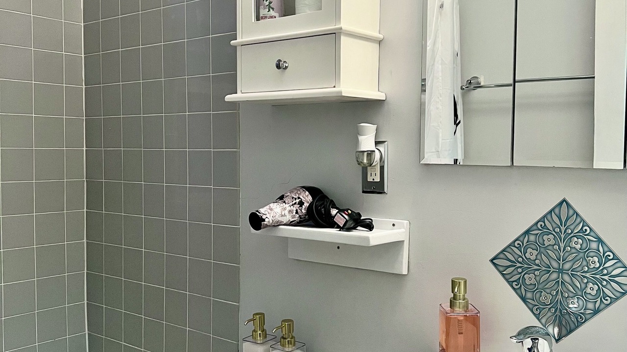 Photo of Bathroom in Summit - University