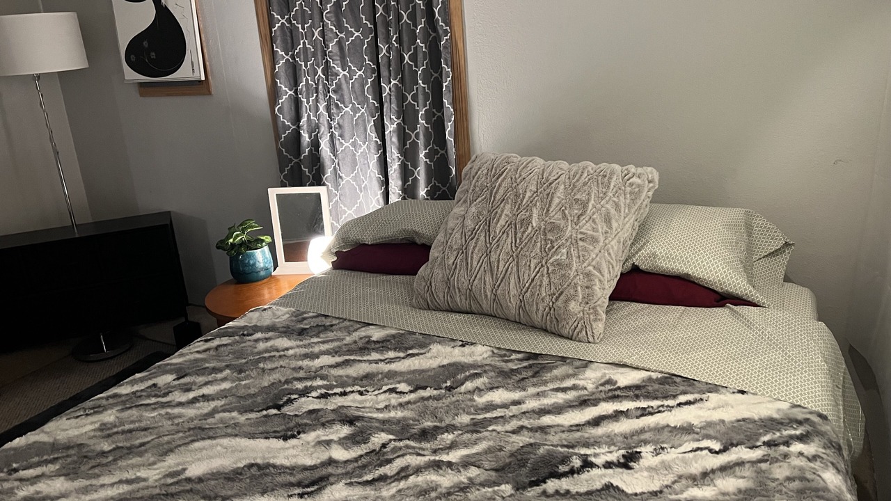 Photo of Bedroom in Summit - University