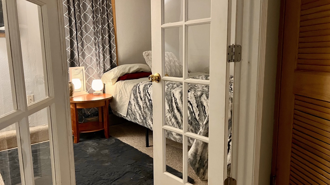 Photo of Bedroom in Summit - University